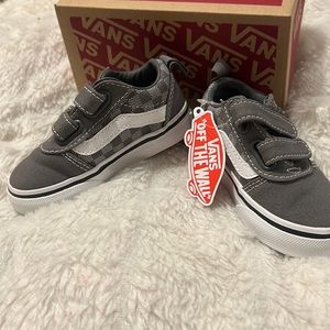 Boys old skool vans size 5